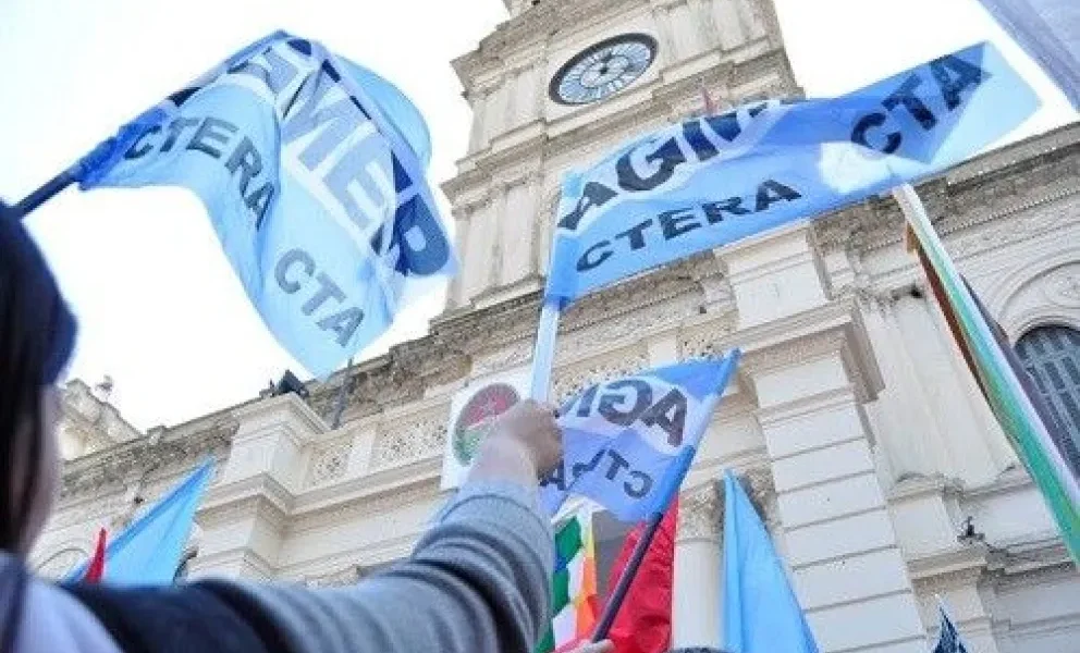 #Agmer convocó a un nuevo paro de 24 horas y peligra el inicio de clases tras el receso de invierno