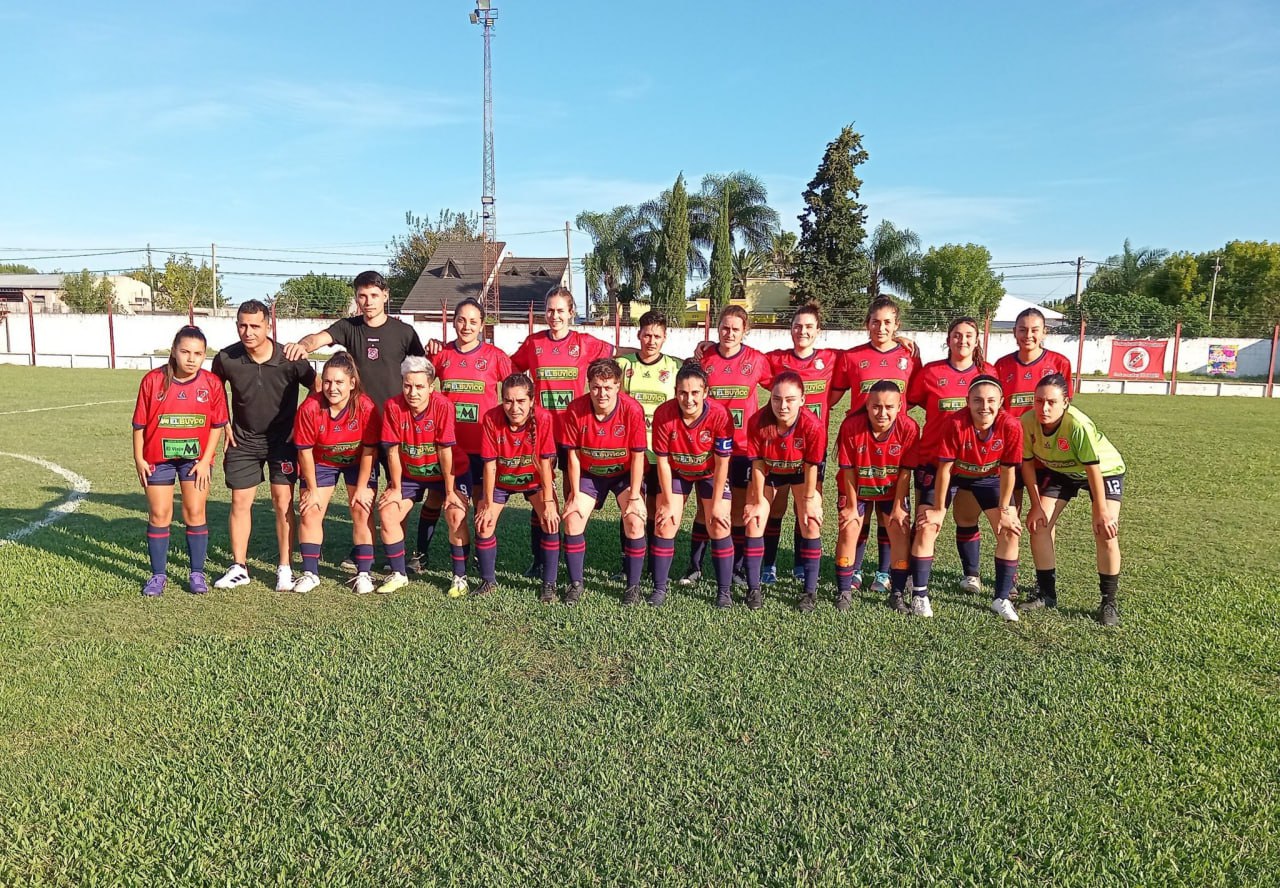 El equipo del Club Atlético María Grande Campeón Apertura 2025
